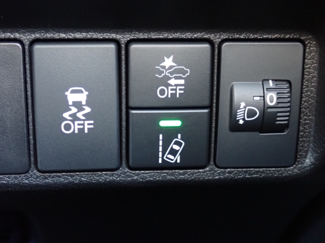 �����h�~�@�\�A�Փˉ���y���u���[�L�t���ŁA�����S�Ƀh���C�u�����y���݂��������܂���