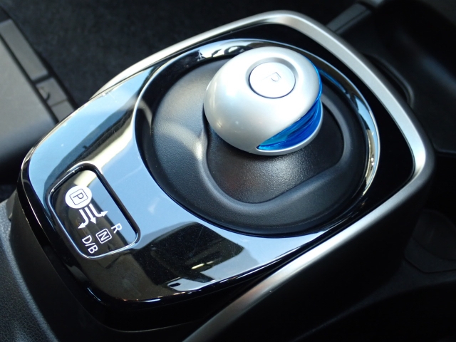 �V�t�g�m�u�̓X�����Ȃ��A���ꂢ�ȏ�Ԃł��B���ł��G��镔�������ꂢ���Ƒ�؂ɏ���Ă������Ƃ�������܂���B