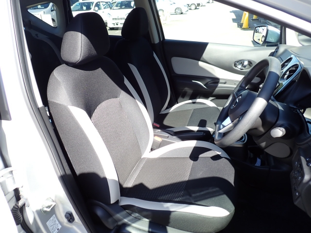 �t�����g�V�[�g�A��ԗǍD�ň��S�ł��B�傫�ȉ�����Ȃ����S�ł�