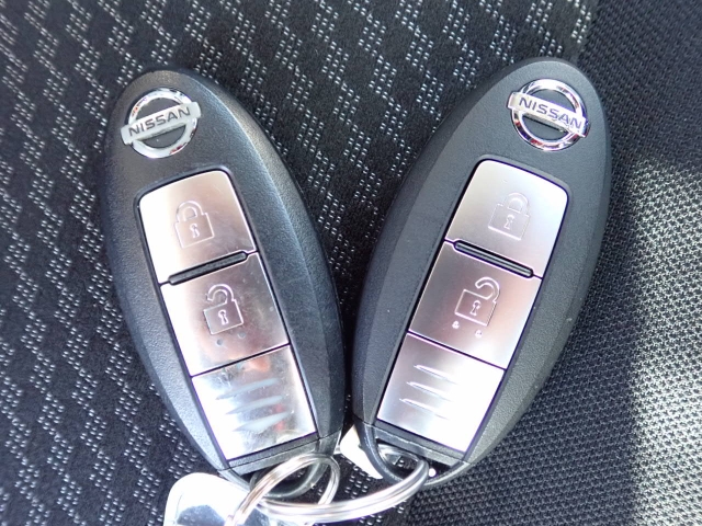 �X�}�[�g�L�[�����I�L�[���|�P�b�g��o�b�O�ɓ��ꂽ�܂܁A�h�A���b�N�̊J���E�{���E�G���W���n�����\�ł��B