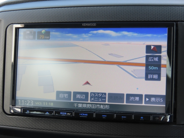 メモリーナビ装備で、知らない場所もあっという間に検索♪ちょっとしたお出かけや旅行もこれでバッチリですね。