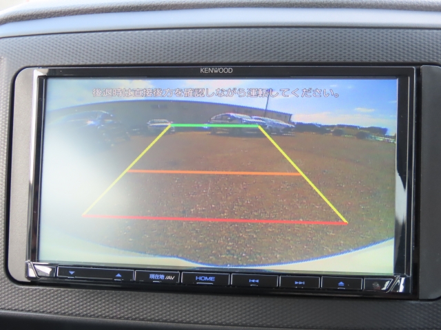 バックカメラを装備しております。駐車時に大変役立ちますよ♪運転が苦手な方の味方になってくれます。
