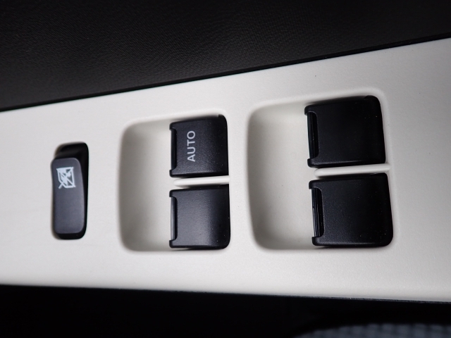 ���̊J�͓d���i�p���[�E�B���h�j�ɂȂ�܂��̂ŁA�֗��ł���ˁB