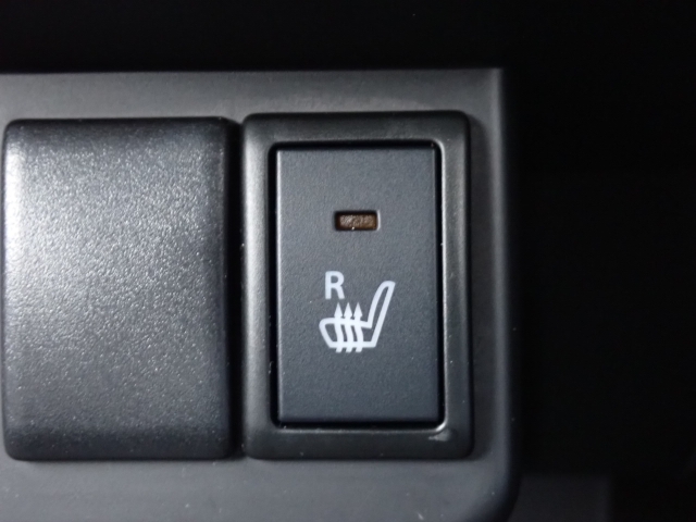 �^�]�ȃV�[�g�ɂ́A�V�[�g�q�[�^�[���t���Ă�̂ŁA���������ɂ͂��肪���������ł��B