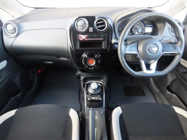 ���O���̐��|�E�K���X�n�{�f�B�R�[�e�B���O��CAR�N���[�j���O���Ǝ҂��{�H�������܂��̂ő�ϐ����B�I���b�N�X�����Ԃł݂͂Ȃ��܂ɉ��K�ȃh���C�u�����񑩁B