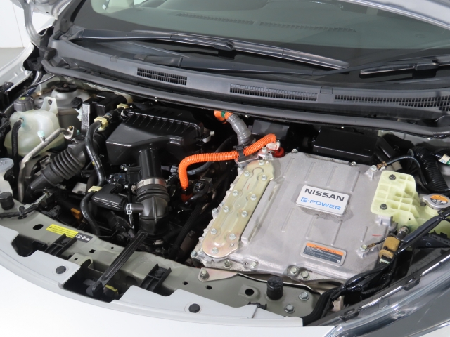 �G���W�����[�������ꂢ�ł���B�@�֋@�\�n���ǍD�ł��B�[�ԑO�ɓ_���������s���܂��B�G���W���I�C���E�I�C���t�B���^�[�E�G�A�R���t�B���^�[�E���C�p�[�S���͕K�������v���܂��i�G�A�R���t�B���^�[�́A�����Ԃ̂݁j