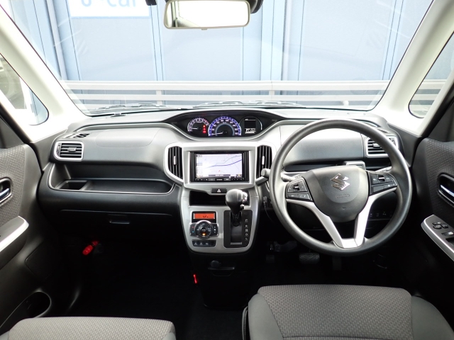 �C���p�l�摜�ɂȂ�܂��B�ԓ��͐��Ǝ҂ɂĎ����N���[�j���O�{�H�ς݂Ȃ̂ŁA��ϐ����ł��B