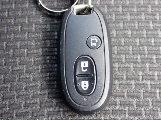 �X�}�[�g�L�[�����I�L�[���|�P�b�g��o�b�O�ɓ��ꂽ�܂܁A�h�A���b�N�̊J���E�{���E�G���W���n�����\�ł��B