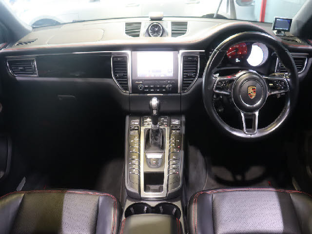 ■Ｔ．Ｕ．Ｃ．ＧＲＯＵＰ戸田店では、全車無料２年保証付です。充実のアフターサービス！■専門店ならではのコダワリの正規ディーラー車輌も必見！年３回３年間オイル交換＆ポリマーメンテナンスサービス実施中！