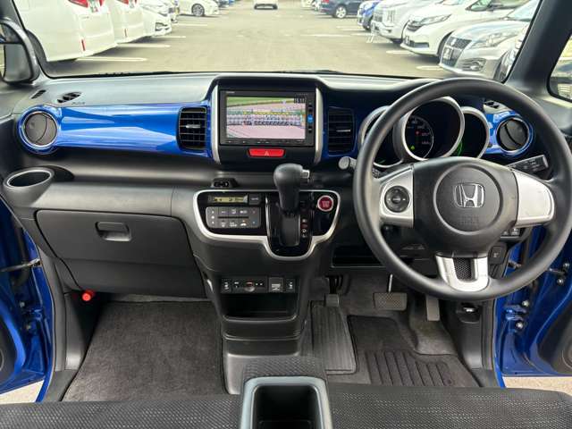 ������񔃎�E������s���Ă���܂��B����