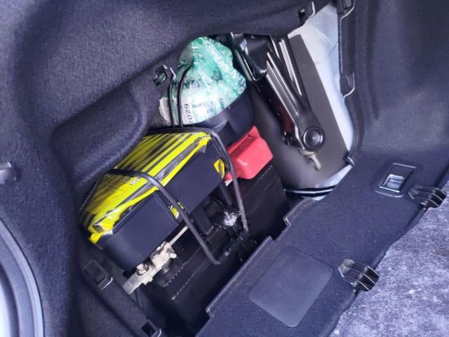 バッテリーは後方にあります！