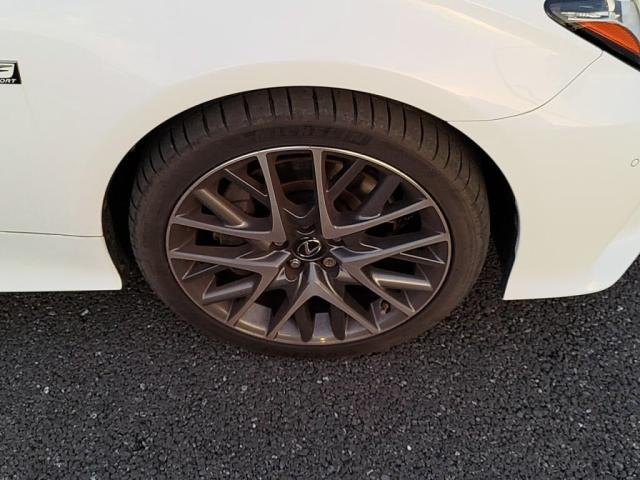 タイヤサイズ　前輪２３５／４０　１９！後輪２６５／３５　１９！