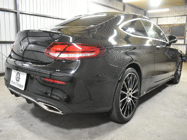 県内最大級の大型展示場！更にガレージ完備！専門店だからできる幅広いラインナップ！ご希望の車種がない場合もお気軽にお申し付け下さい。当社ネットワークでご希望の車両を探して参ります。