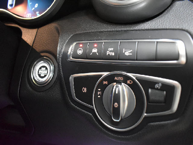 専門店ならではの納車前整備を実施！専用テスターも完備！諸経費につきましてはお気軽にお問合せ下さい。納車後の車検・点検・板金・ドレスアップなども当社お客様特別価格にてご案内させて頂きます。無料代車完備！