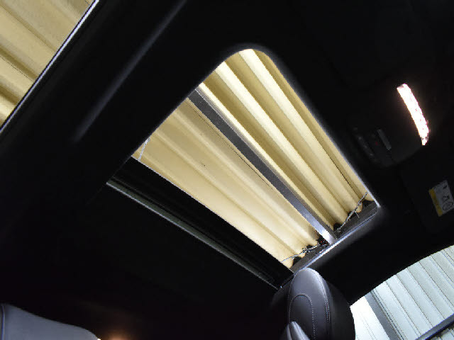 全車店頭にて展示中！お越し頂ければ現車確認が可能です。お気軽にお越しくださいませ。専門スタッフが細かくご説明させて頂きますので輸入車にご不安がある方でも安心です。