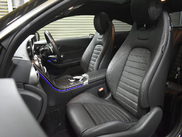 県内最大級の大型展示場！更にガレージ完備！専門店だからできる幅広いラインナップ！ご希望の車種がない場合もお気軽にお申し付け下さい。当社ネットワークでご希望の車両を探して参ります。