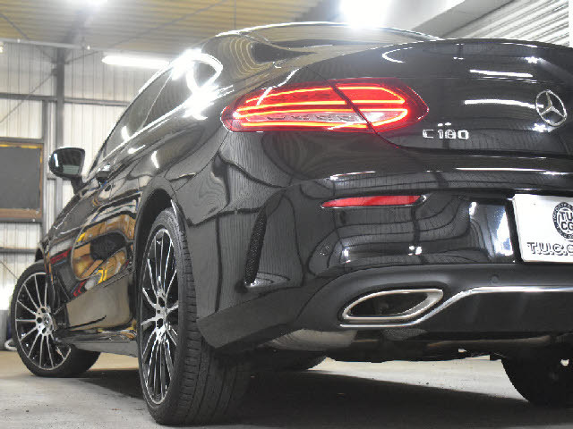 県内最大級の大型展示場！更にガレージ完備！専門店だからできる幅広いラインナップ！ご希望の車種がない場合もお気軽にお申し付け下さい。当社ネットワークでご希望の車両を探して参ります。