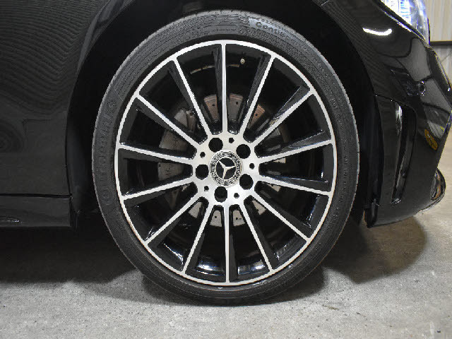 全車店頭にて展示中！お越し頂ければ現車確認が可能です。お気軽にお越しくださいませ。専門スタッフが細かくご説明させて頂きますので輸入車にご不安がある方でも安心です。