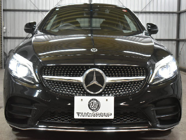 全車店頭にて展示中！お越し頂ければ現車確認が可能です。お気軽にお越しくださいませ。専門スタッフが細かくご説明させて頂きますので輸入車にご不安がある方でも安心です。