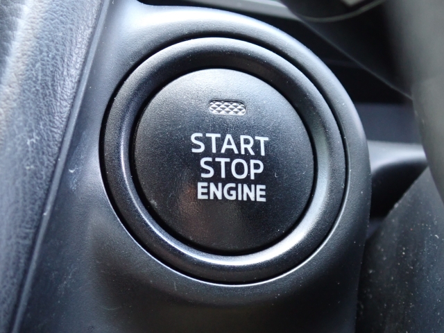 �L�[���X�v�b�V���X�^�[�g�V�X�e�����̗p���Ă���܂��I�{�^����ŃG���W���n�����\�Ȃ̂ŁA�L�[��T�����Ƃ��Ȃ��Ȃ�܂��ˁI