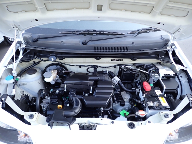 �G���W�����[�������ꂢ�ł���B�@�֋@�\�n���ǍD�ł��B�[�ԑO�ɓ_���������s���܂��B�G���W���I�C���E�I�C���t�B���^�[�E�G�A�R���t�B���^�[�E���C�p�[�S���͕K�������v���܂�