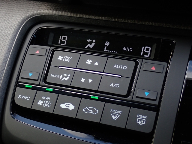 ���I�[�g�G�A�R������(^^�􁚎����������y�X�I���K�Ȏ�����f���������\�ł��B����p�l����X�C�b�`���㎿�ő��쐫���ǍD�ł��B