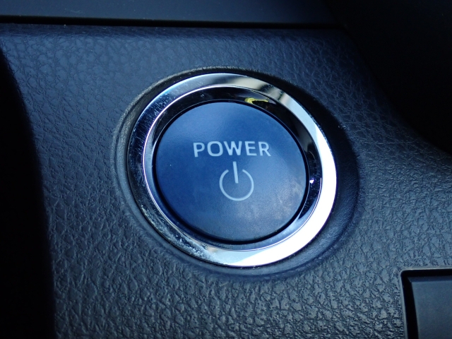 �L�[���X�v�b�V���X�^�[�g�V�X�e�����̗p���Ă���܂��I�{�^����ŃG���W���n�����\�Ȃ̂ŁA�L�[��T�����Ƃ��Ȃ��Ȃ�܂��ˁI