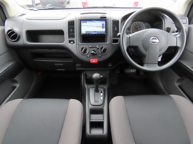 ���O���̐��|�E�K���X�n�{�f�B�R�[�e�B���O��CAR�N���[�j���O���Ǝ҂��{�H�������܂��̂ő�ϐ����B�I���b�N�X�����Ԃł݂͂Ȃ��܂ɉ��K�ȃh���C�u�����񑩁B