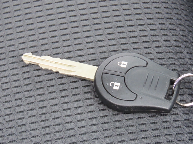 �L�[���X�L�[�G���g���[�ŎԊO����h�A�̊J���y�`���ł��l