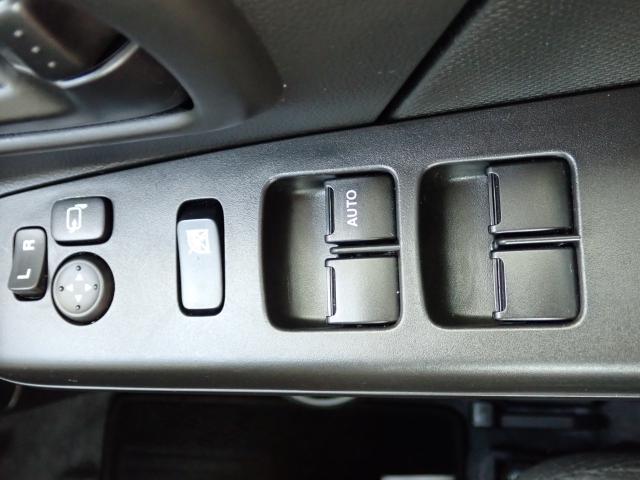 �d���i�[���h�A�~���[�E�p���[�E�B���h�E�������Ă��܂��B