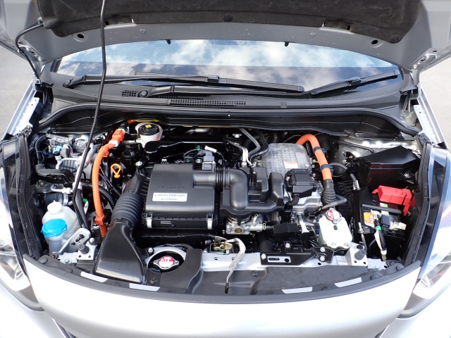 �G���W�����[�������ꂢ�ł���B�@�֋@�\�n���ǍD�ł��B�[�ԑO�ɓ_���������s���܂��B�G���W���I�C���E�I�C���t�B���^�[�E�G�A�R���t�B���^�[�E���C�p�[�S���͕K�������v���܂�