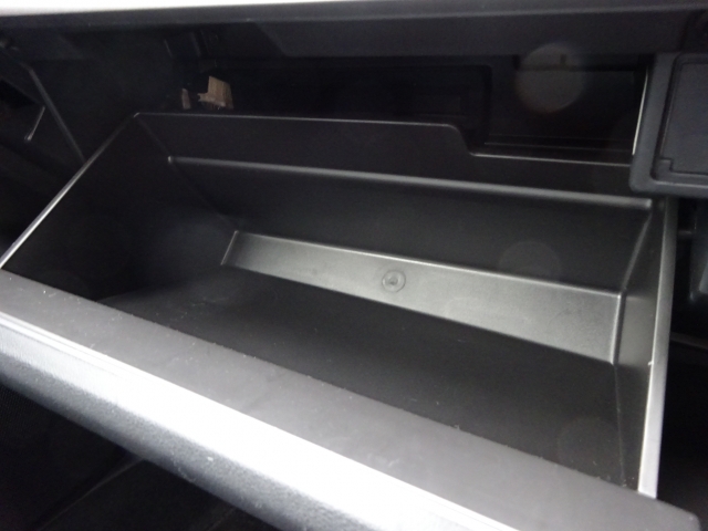 ����ȑO�ɂ͎Ԍ��ؓ��ꓙ���ވꎮ�����[�ł���O���[�u�{�b�N�X���������܂��B