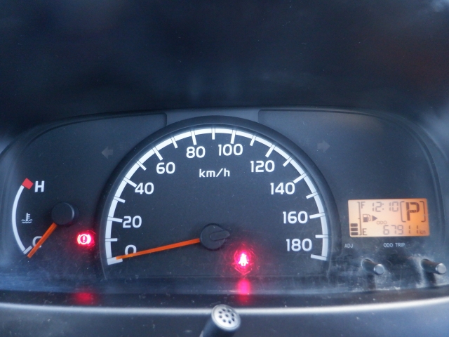 �V���v���Ō��₷���f�U�C���̃��[�^�[�p�l���ł��B�Ԃ̏�񂪕\�������厖�ȏꏊ�����炱�����₷������؂ł��ˁB