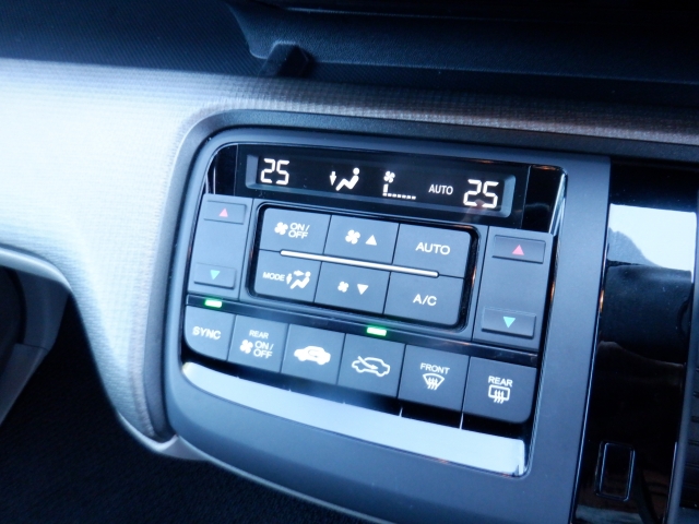 �I�[�g�G�A�R�������B���x�ݒ肪�ł��āA�������K�ł���B