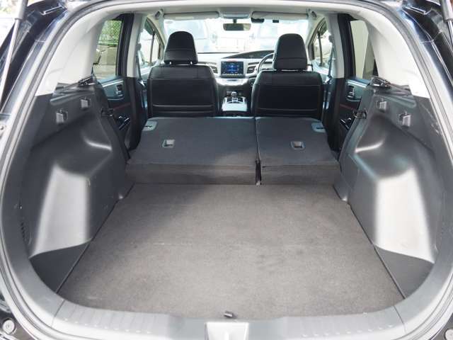 ☆広々した荷室はゴルフバック等の大きな荷