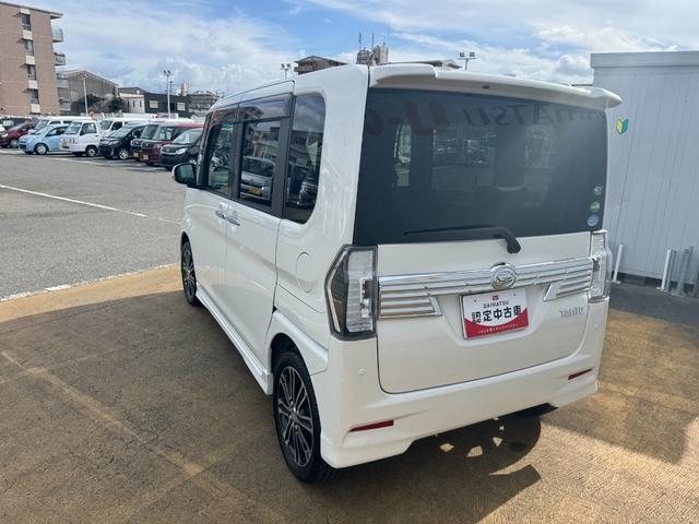 リヤドア・リヤクォーター・バックドアウィンドウにスモークドガラスを採用