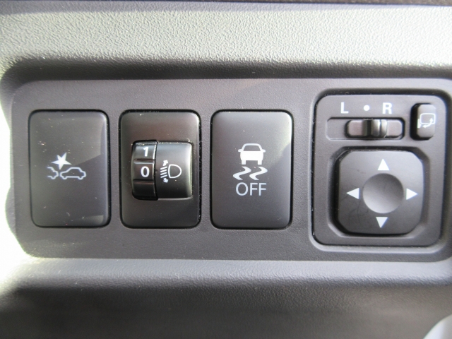 �e��X�C�b�`�t���ł��B�b���e-Assist���ځB���S�^�]�̋��������ł����i�~�c�r�V�j