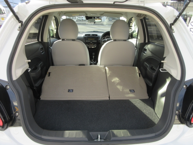 �Q��ڃV�[�g��|���΁A�����̗l�ȃX�y�[�X���m�ۏo���܂��B�����V�[�g�Ȃ̂Ŏg�p�p�r�ɍ��킹�ĕБ������|�������\�ł���