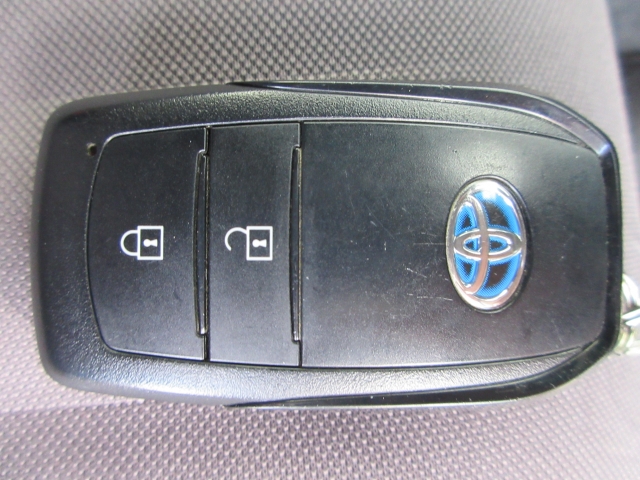 �X�}�[�g�L�[�������I�L�[���|�P�b�g�ɓ��ꂽ�܂܁A�h�A���b�N�̎{���E�J���A�G���W���n�����ł��܂���I