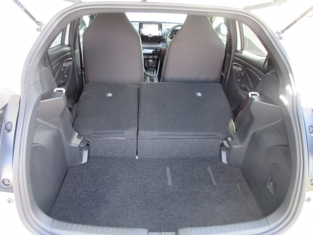 �Q��ڃV�[�g��|���΁A�����̗l�ȃX�y�[�X���m�ۏo���܂��B�����V�[�g�Ȃ̂Ŏg�p�p�r�ɍ��킹�ĕБ������|�������\�ł���