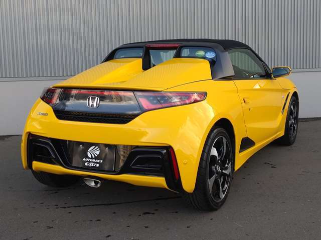 �I�[�g�o�b�N�X�E�J�[�Y�̓J�[�p�i�ł����