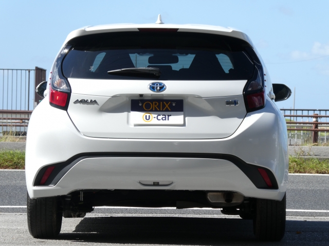 ワイパー付きで雨の日の視界も良好です♪