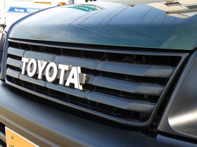TOYOTA���S�̃G���u�������������ł���