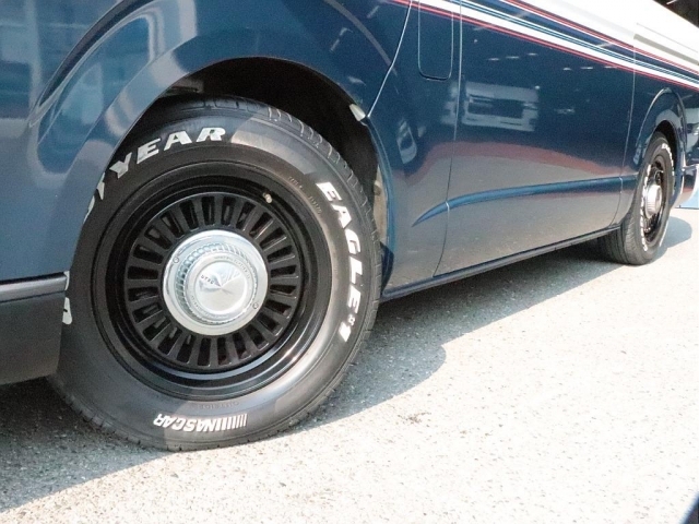 �����ɂ́A�{�f�B�J���[�Ƃ悭����DEAN�J���t�H���j�A16�C���`AW�A�O�b�h�C���[�i�X�J�[�z���C�g���^�[�^�C�����C���X�g�[����