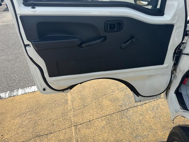 �ԗ��̏ڍׂ��Ԃɕt���܂��Ă̓X�^�b�t�܂ł��C�y�ɂ��₢���킹���������B