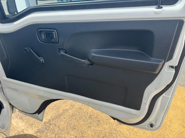 �ԗ��̏ڍׂ��Ԃɕt���܂��Ă̓X�^�b�t�܂ł��C�y�ɂ��₢���킹���������B