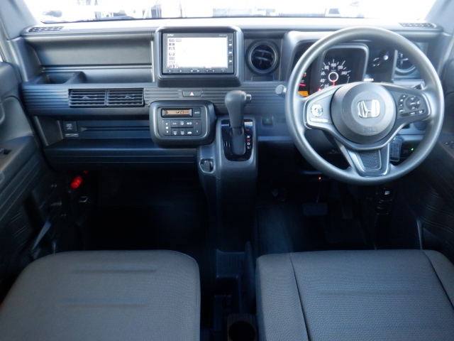 ���O���̐��|�E�K���X�n�{�f�B�R�[�e�B���O��CAR�N���[�j���O���Ǝ҂��{�H�������܂��̂ő�ϐ����B�I���b�N�X�����Ԃł݂͂Ȃ��܂ɉ��K�ȃh���C�u�����񑩁B