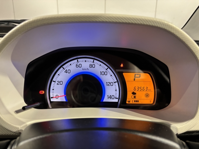 �l�X�ȏ�񂪕\������郁�[�^�[�p�l���͎��F���ƃf�U�C�����𗼗��������f�G�ȃf�U�C���ł��I