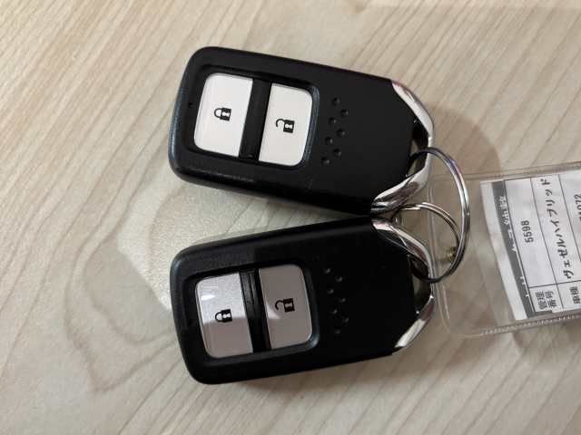 �g�т��邾���Ńh�A���̎{���E�J���E�G���W���n�����\�ȃX�}�[�g�L�[�V�X�e���𑕔����Ă���܂��B�֗����̃V�X�e���͈�x�g���Ǝ�����܂���B�Z�L�����e�B�ʂł����S�ł��B