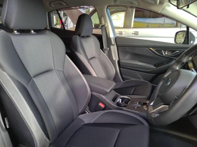 スイッチ一つで簡単にシートの微調整が可能！自分のポジションに合わせるのも簡単です！